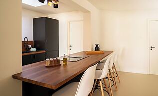 Maas Suites - The River House