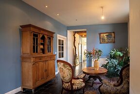 Maas Suites - The French House