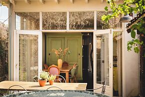 Maas Suites - The French House