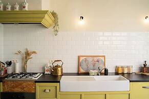 Maas Suites - The French House