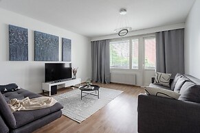 1BR Downtown Apartment with Balcony