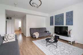 1BR Downtown Apartment with Balcony