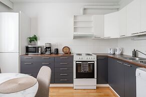 1BR Downtown Apartment with Balcony