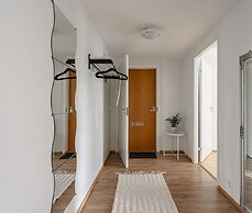 1BR Downtown Apartment with Balcony
