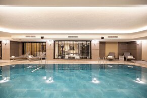 Qlusive Hotel