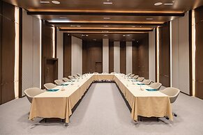 Qlusive Hotel