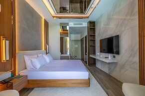 Qlusive Hotel