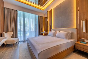 Qlusive Hotel