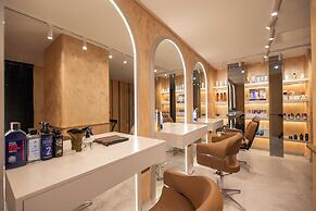 Qlusive Hotel