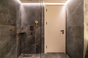 Qlusive Hotel