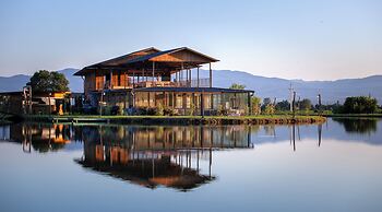 Moretoni Lake Resort