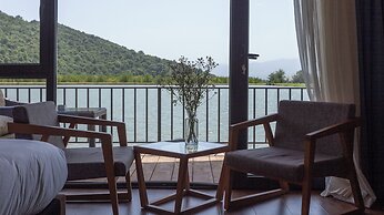 Moretoni Lake Resort