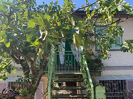 Apartment - Sleeps 5, Balcony, Wifi, Parking