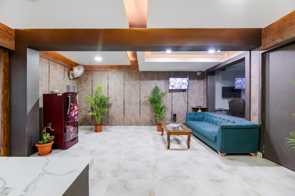 Diamond Suites Service Apartment