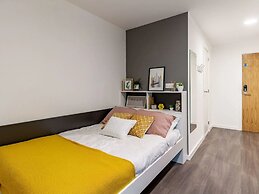 Student Only at Pavilion Court in Wembley