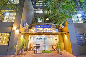 Fabhotel The Walnut