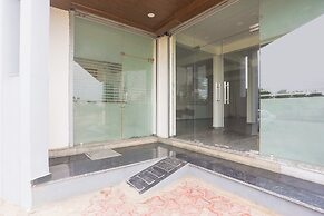 Fabhotel Lake Vista
