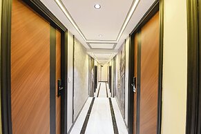 Fabhotel Grand Palazzo I