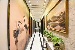 Fabhotel Grand Palazzo I