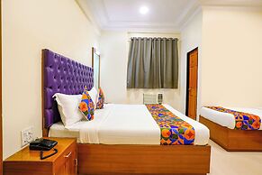 Fabhotel Cruz Royale