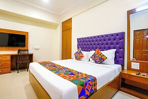 Fabhotel Cruz Royale