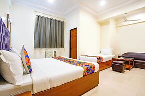 Fabhotel Cruz Royale