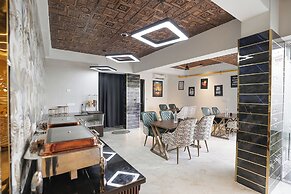 Fabhotel Inn Of Joy
