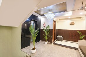 Fabhotel Buland Plaza