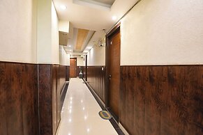 Fabhotel Buland Plaza