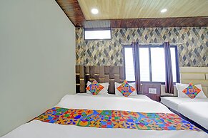 Fabhotel Starlight Inn