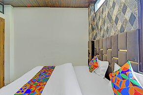 Fabhotel Starlight Inn