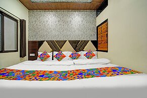 Fabhotel Starlight Inn