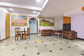 Fabhotel Pink Palace Raja Park