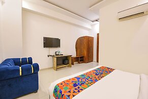 Fabhotel The Grand Paradise