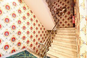 Fabhotel The Grand Paradise
