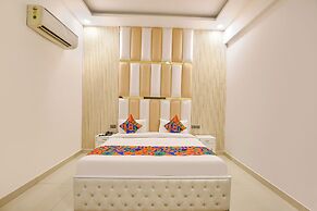 Fabhotel The Grand Paradise