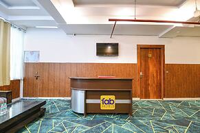 Fabhotel The Grand Paradise