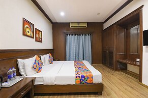 Fabhotel Siris 18
