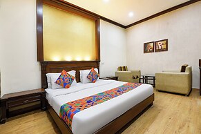Fabhotel Siris 18