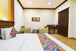 Fabhotel Siris 18