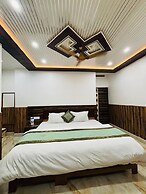 S R HOTEL