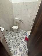 S R HOTEL