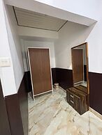 S R HOTEL