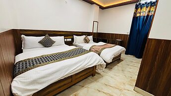 S R HOTEL