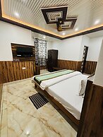 S R HOTEL