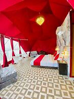 HR 26 Hotels & Resorts