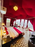 HR 26 Hotels & Resorts