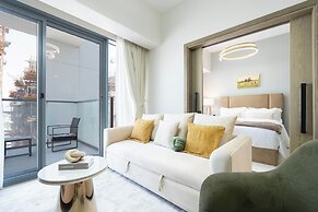 KeyRock Living -  Luxe Escape with Pool