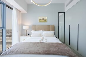 KeyRock Living -  Luxe Escape with Pool