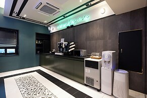 Hotel Daily